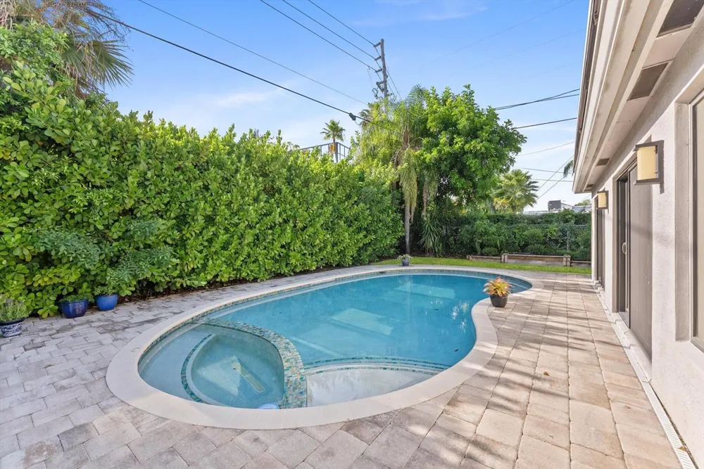 701 BUOY ROAD North Palm Beach, FL 33408