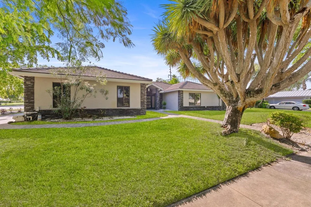 701 BUOY ROAD North Palm Beach, FL 33408