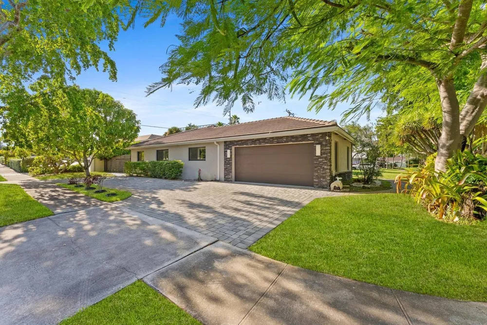 701 BUOY ROAD North Palm Beach, FL 33408