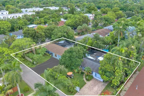 461 NW 17TH PLACE
