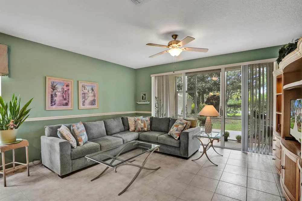 8055 BELLAGIO LANE Boynton Beach, FL 33472