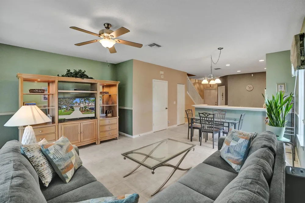 8055 BELLAGIO LANE Boynton Beach, FL 33472