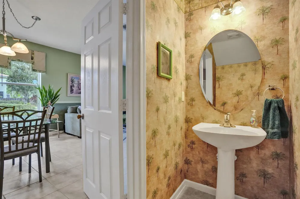 8055 BELLAGIO LANE Boynton Beach, FL 33472
