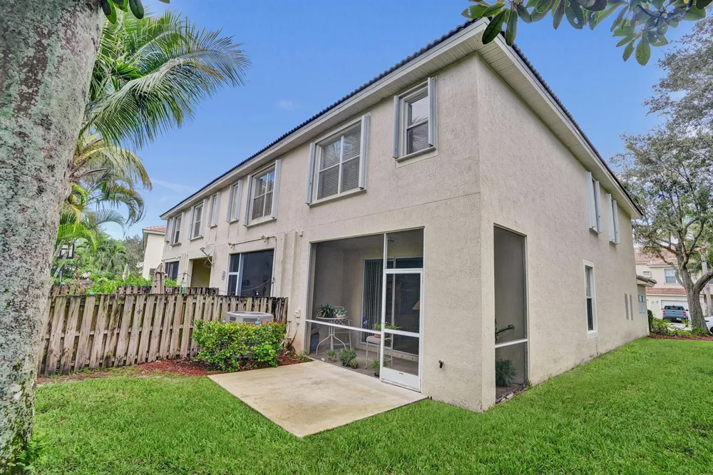 8055 BELLAGIO LANE Boynton Beach, FL 33472