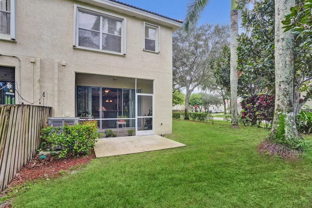 8055 BELLAGIO LANE Boynton Beach, FL 33472