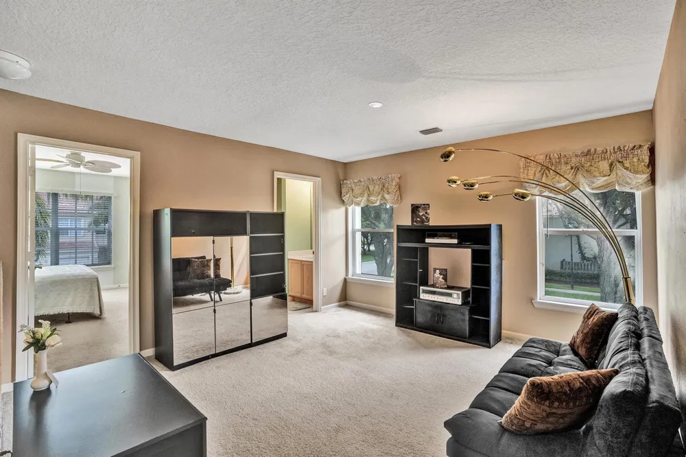 8055 BELLAGIO LANE Boynton Beach, FL 33472