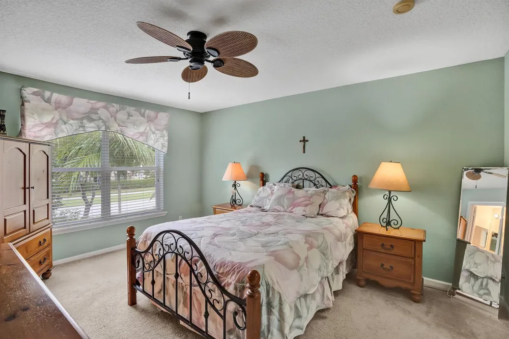 8055 BELLAGIO LANE Boynton Beach, FL 33472