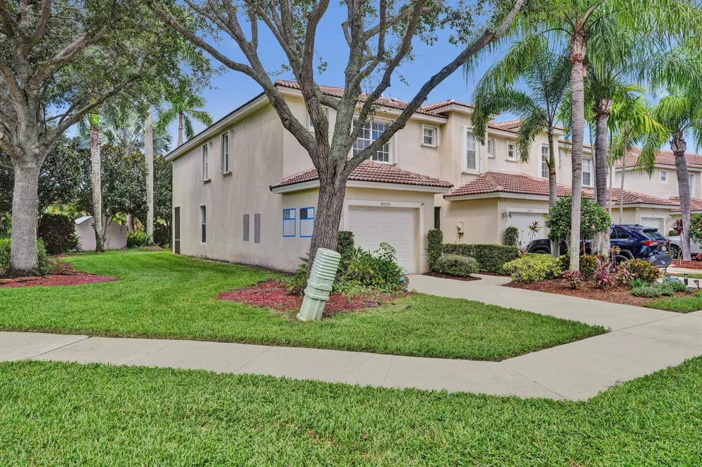 8055 BELLAGIO LANE Boynton Beach, FL 33472