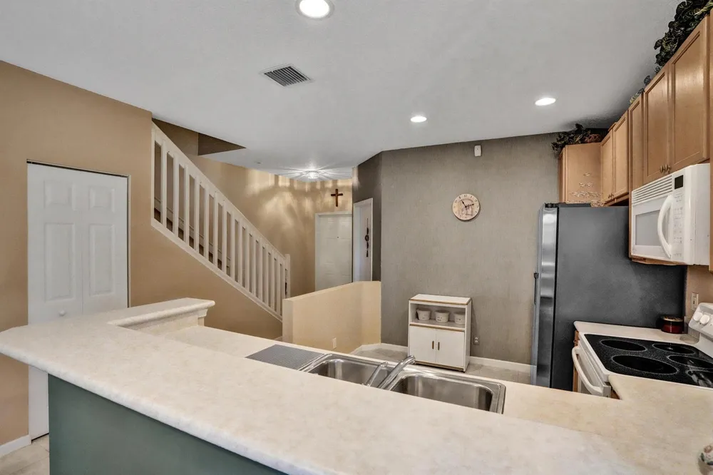 8055 BELLAGIO LANE Boynton Beach, FL 33472
