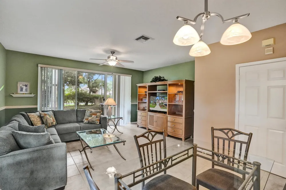 8055 BELLAGIO LANE Boynton Beach, FL 33472
