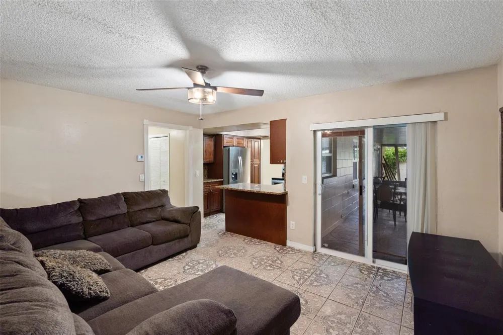 418 DECLARATION DRIVE Orlando, FL 32809
