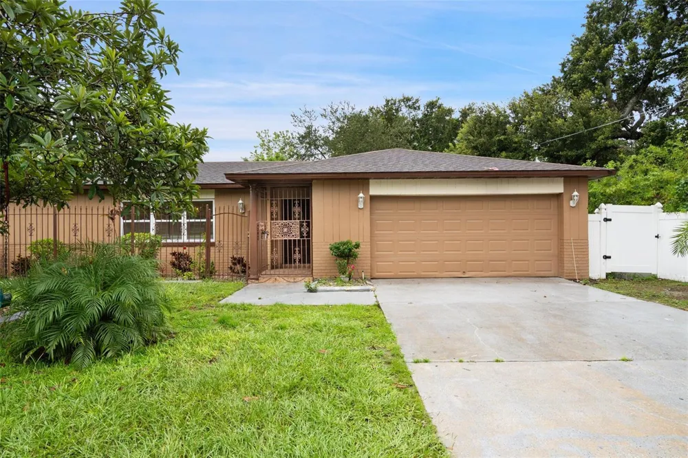 418 DECLARATION DRIVE Orlando, FL 32809