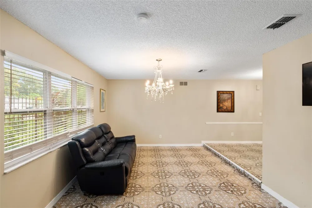 418 DECLARATION DRIVE Orlando, FL 32809