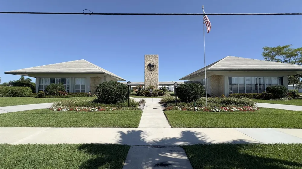 1108 W OCEAN AVENUE Boynton Beach, FL 33426