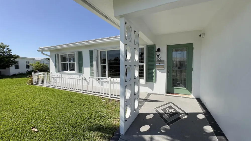 1108 W OCEAN AVENUE Boynton Beach, FL 33426