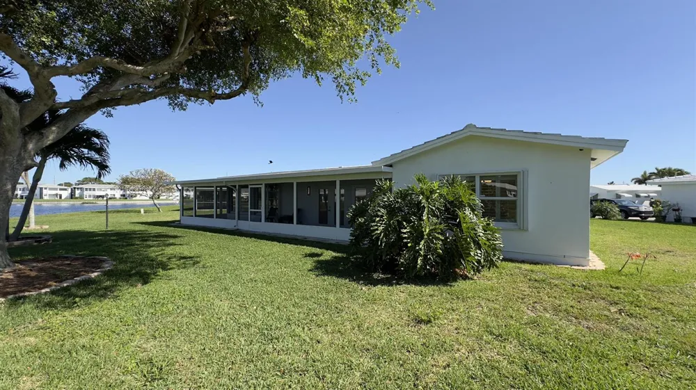 1108 W OCEAN AVENUE Boynton Beach, FL 33426