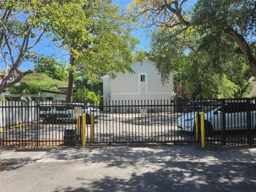 2925 Center St #5 Coconut Grove, FL 33133