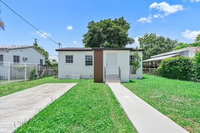 1530 NW 55th St Miami, FL 33142