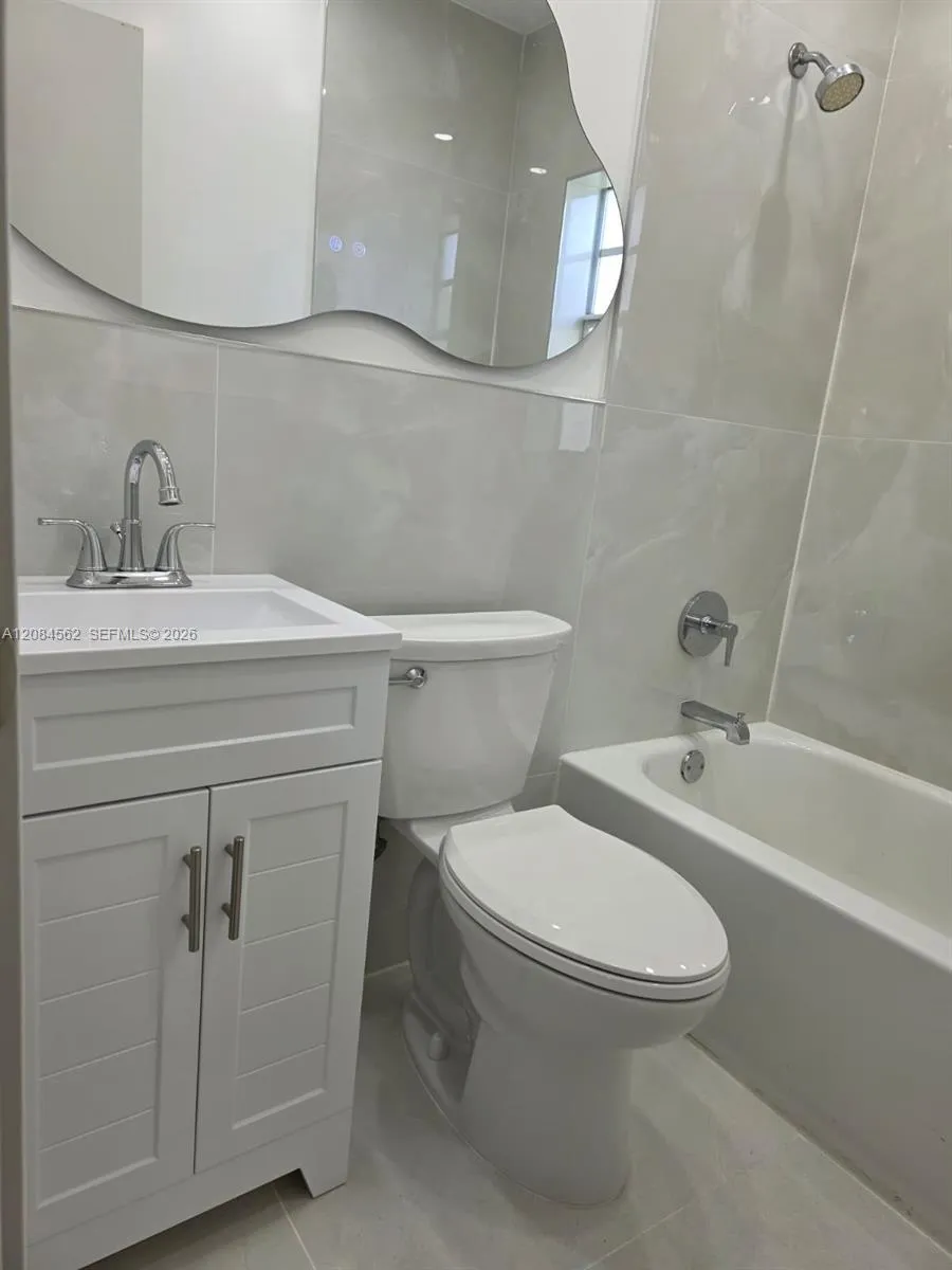 1530 NW 55th St Miami, FL 33142