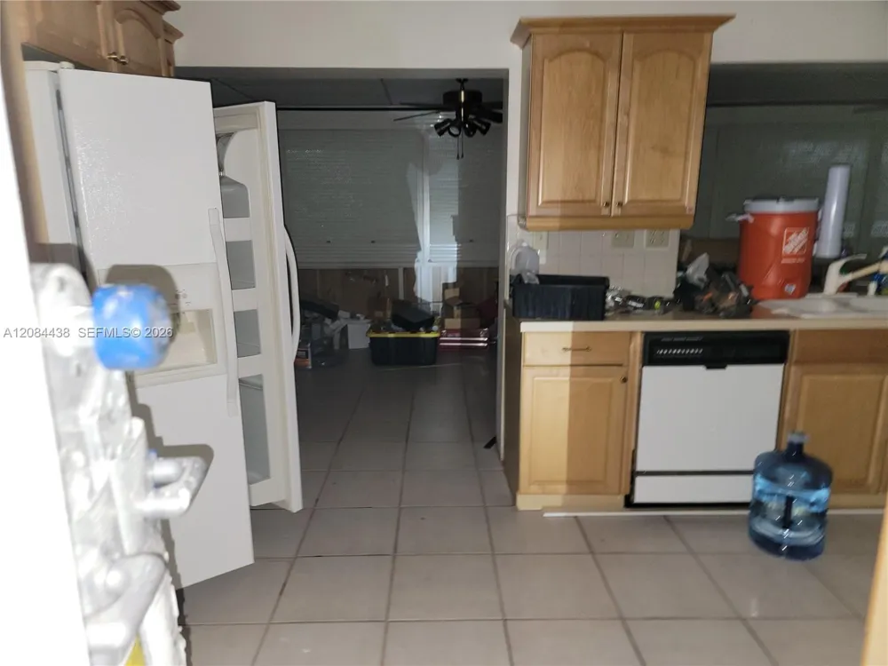5712 NW 68th Ter Tamarac, FL 33321