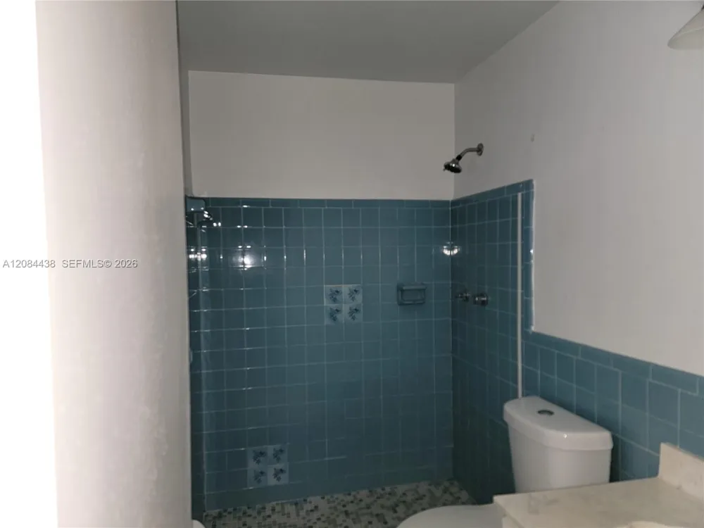 5712 NW 68th Ter Tamarac, FL 33321