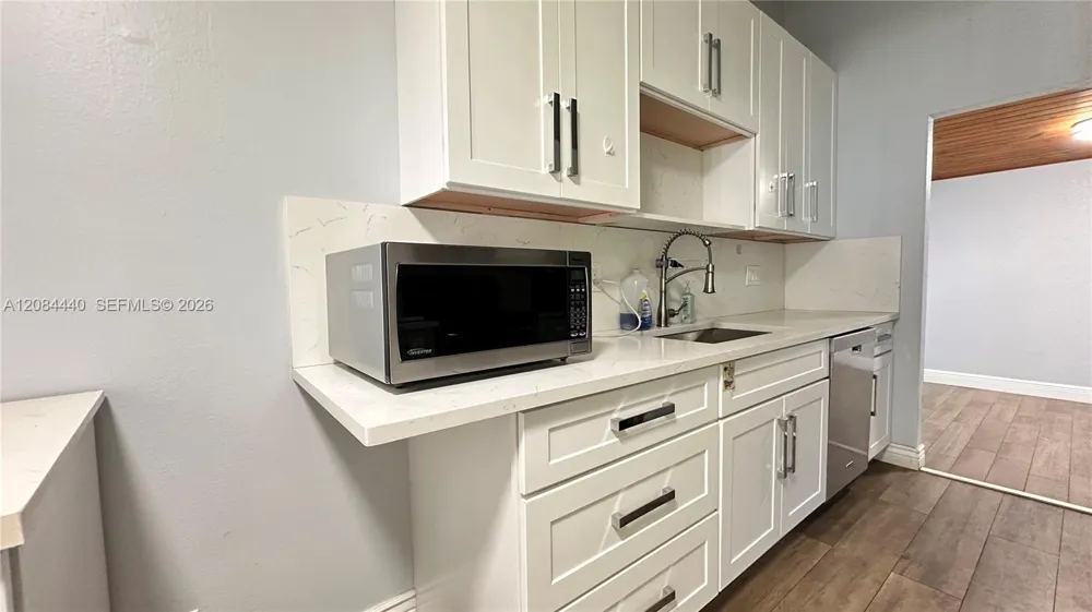 566 SW 20th Ct #5 Delray Beach, FL 33445