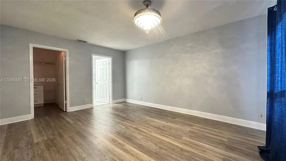 566 SW 20th Ct #5 Delray Beach, FL 33445