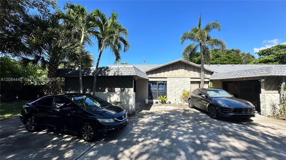 566 SW 20th Ct #5 Delray Beach, FL 33445