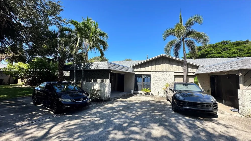 566 SW 20th Ct #5 Delray Beach, FL 33445