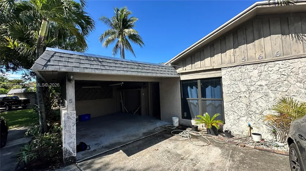 566 SW 20th Ct #5 Delray Beach, FL 33445