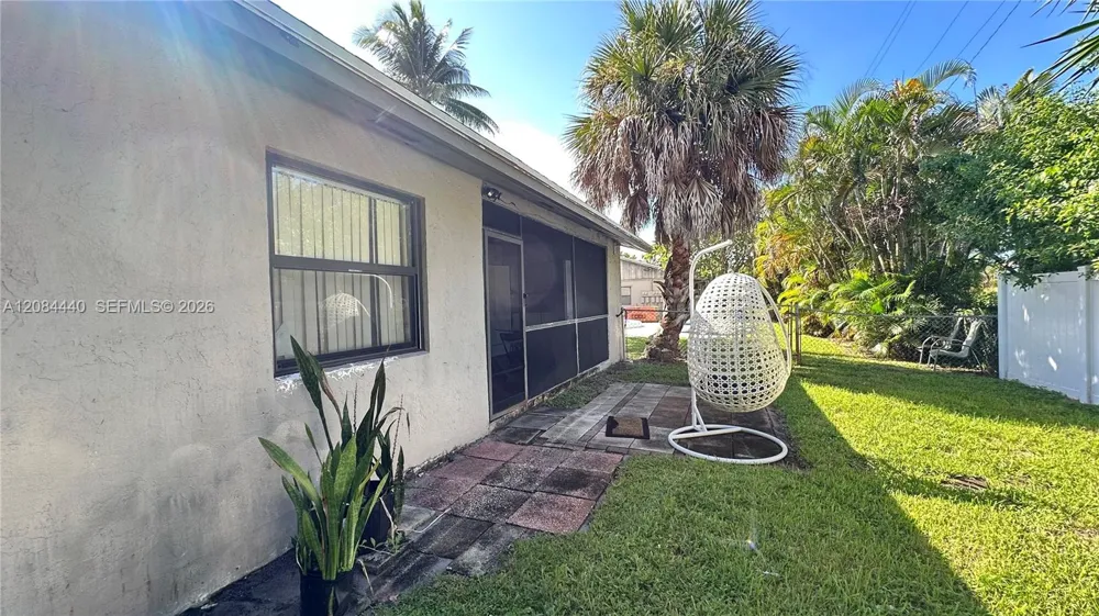 566 SW 20th Ct #5 Delray Beach, FL 33445
