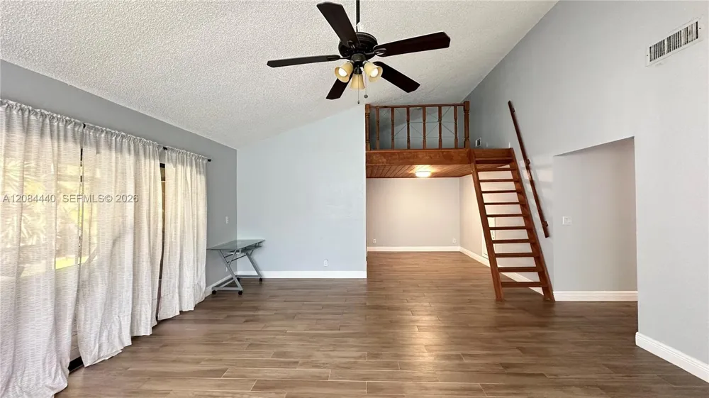 566 SW 20th Ct #5 Delray Beach, FL 33445