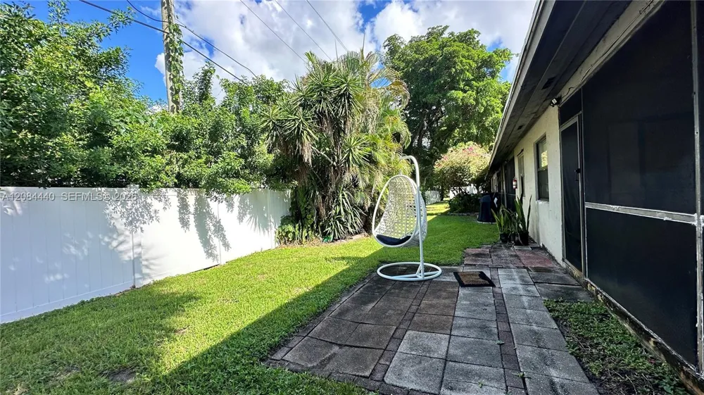 566 SW 20th Ct #5 Delray Beach, FL 33445