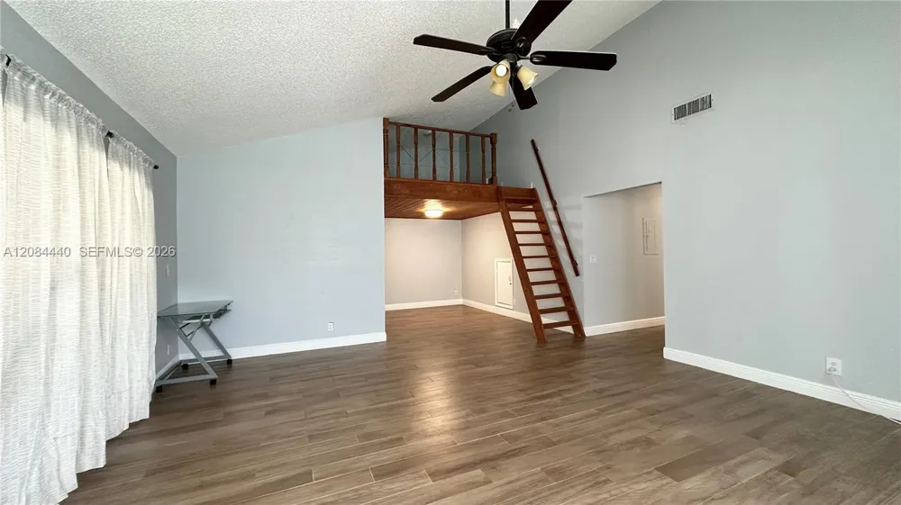 566 SW 20th Ct #5 Delray Beach, FL 33445