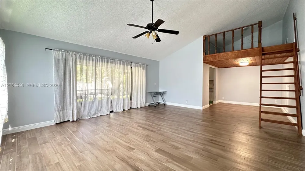 566 SW 20th Ct #5 Delray Beach, FL 33445