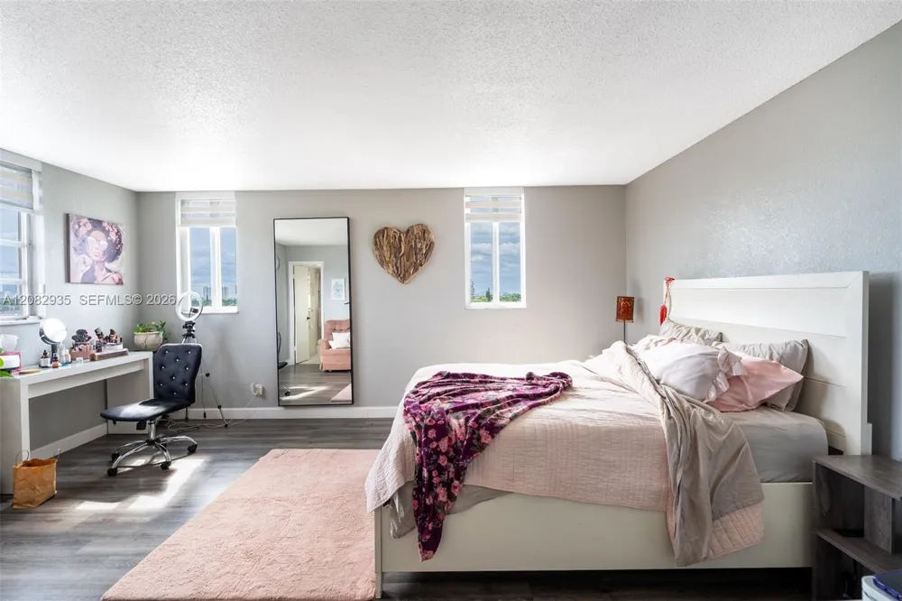 1811 Jefferson St #601 Hollywood, FL 33020