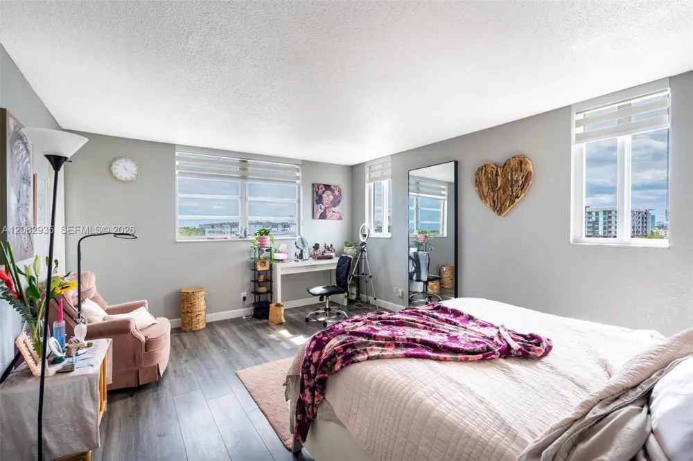1811 Jefferson St #601 Hollywood, FL 33020