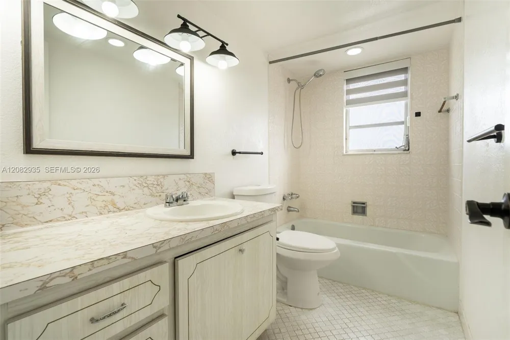1811 Jefferson St #601 Hollywood, FL 33020