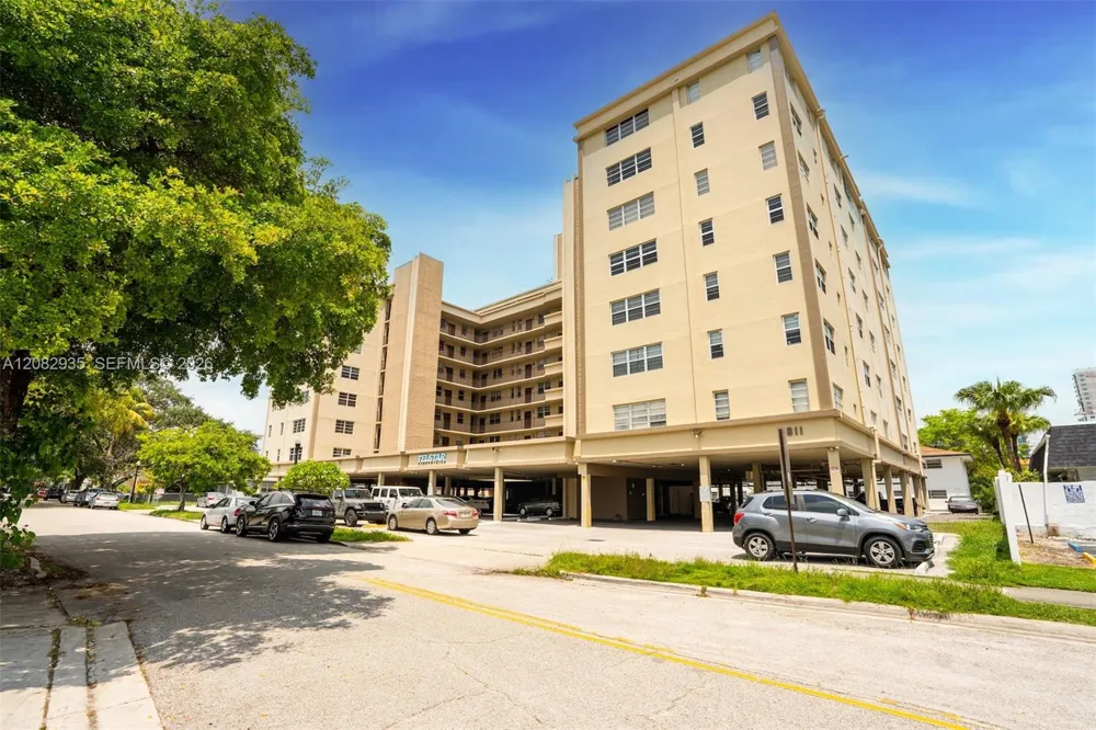 1811 Jefferson St #601 Hollywood, FL 33020