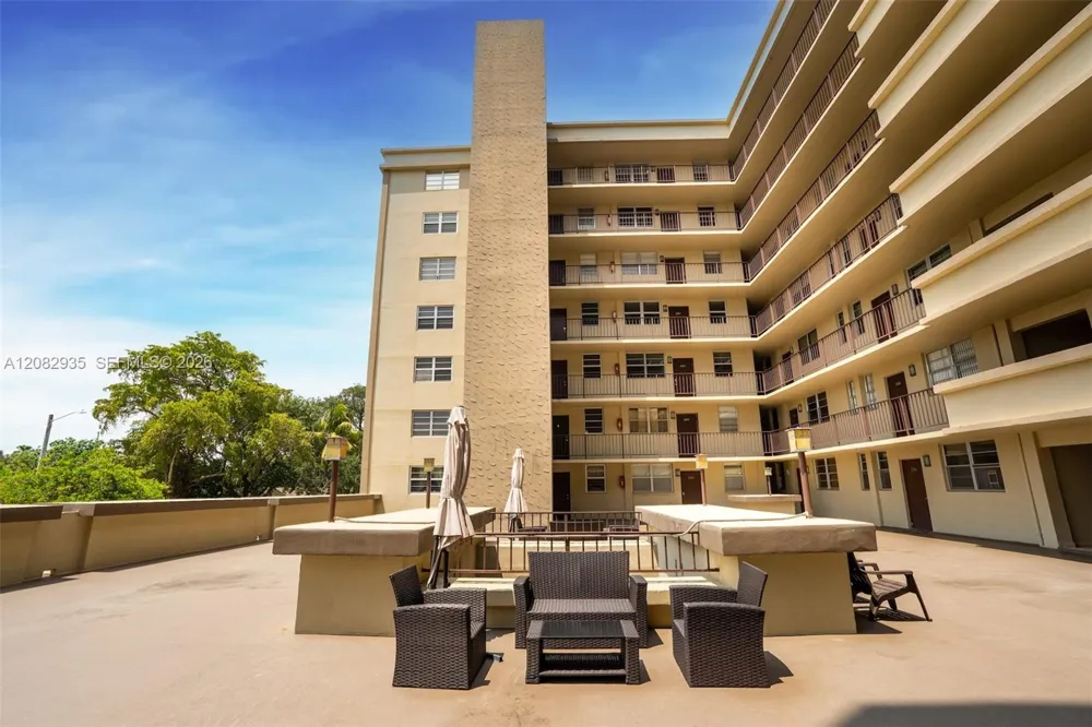 1811 Jefferson St #601 Hollywood, FL 33020