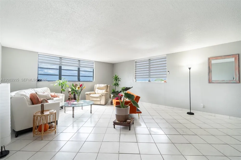 1811 Jefferson St #601 Hollywood, FL 33020