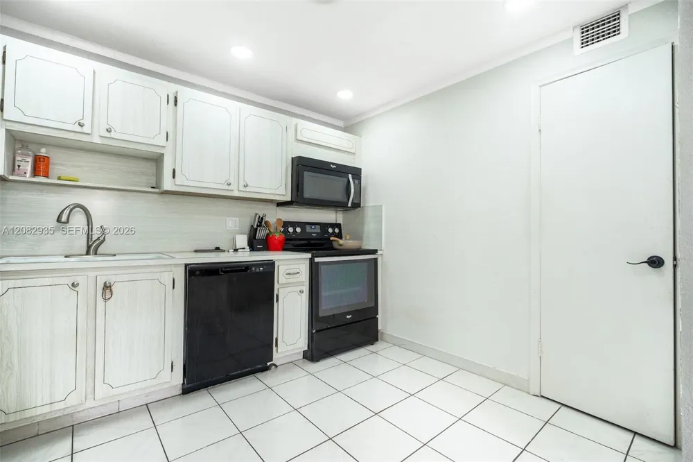 1811 Jefferson St #601 Hollywood, FL 33020
