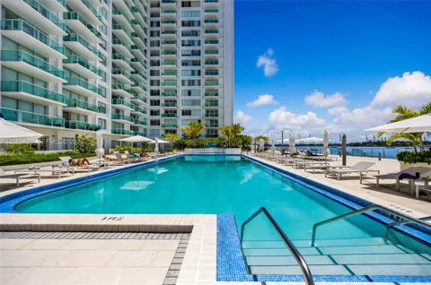 1000 West Ave #328