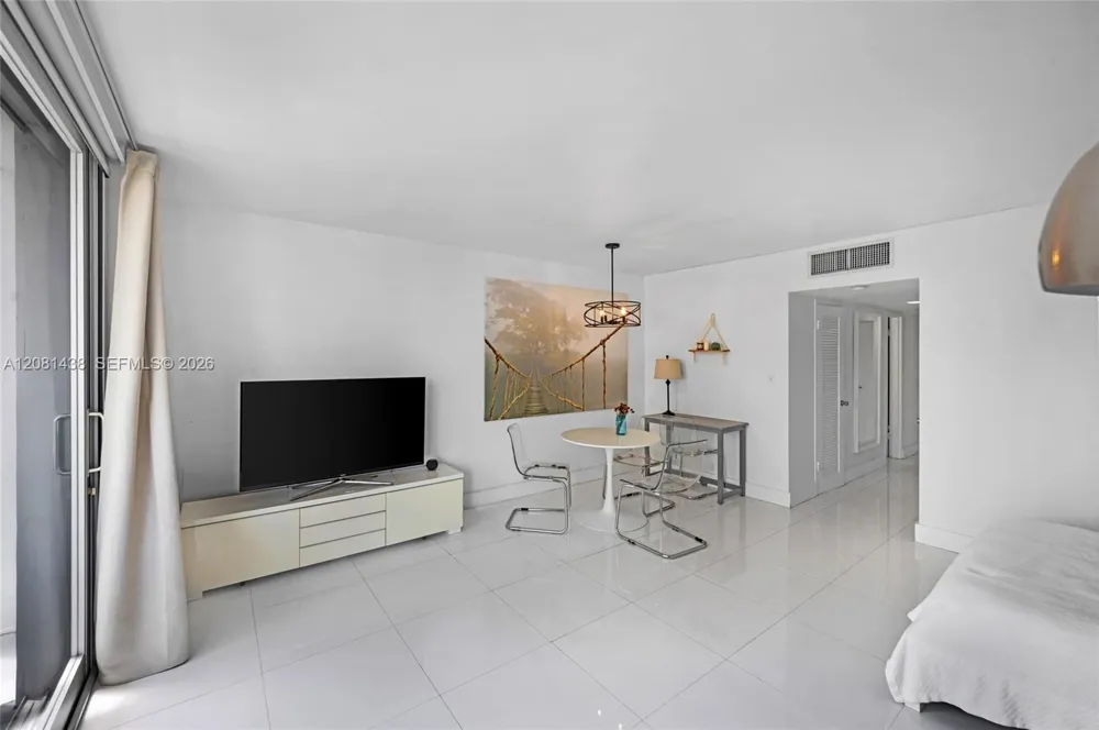 1000 West Ave #328 Miami Beach, FL 33139