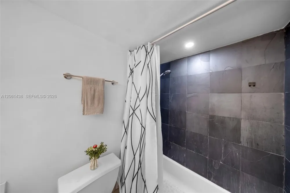 1000 West Ave #328 Miami Beach, FL 33139