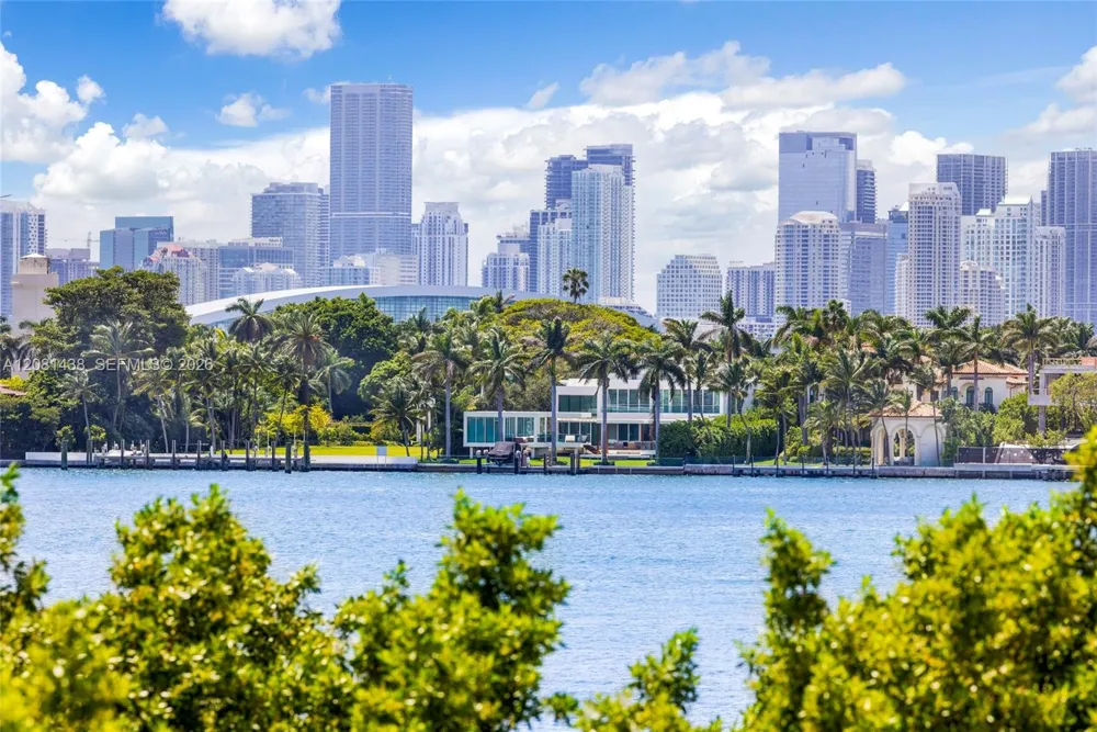 1000 West Ave #328 Miami Beach, FL 33139