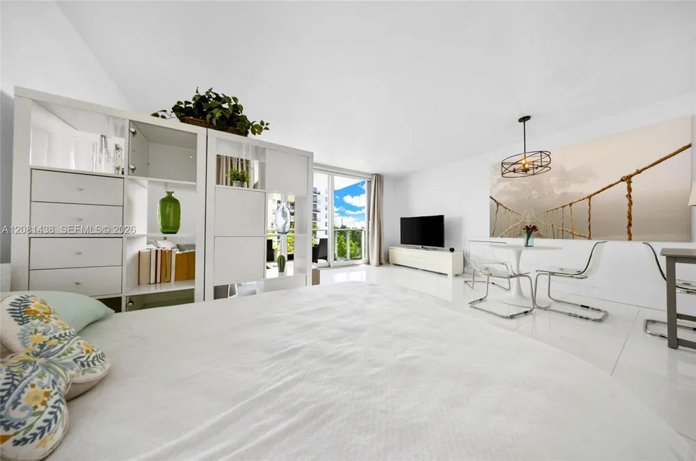 1000 West Ave #328 Miami Beach, FL 33139