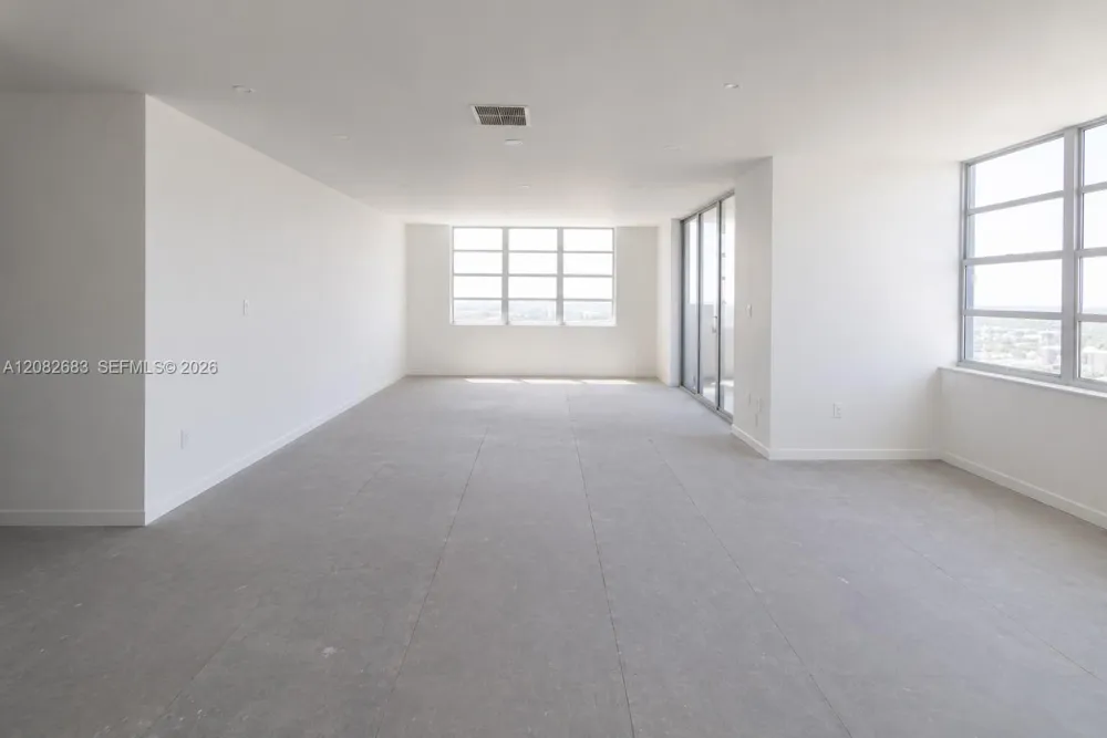 2750 NE 183rd St #PH05 Aventura, FL 33160