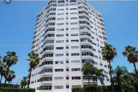 1881 Washington Ave #5B