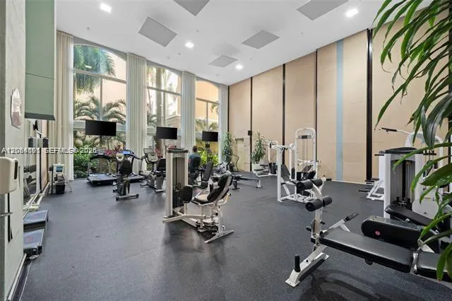 17145 Bay Rd #4304 Sunny Isles Beach, FL 33160